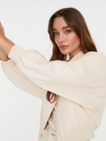 Бомбер Trendyol модель TWOSS22MO0099/Bej Фото