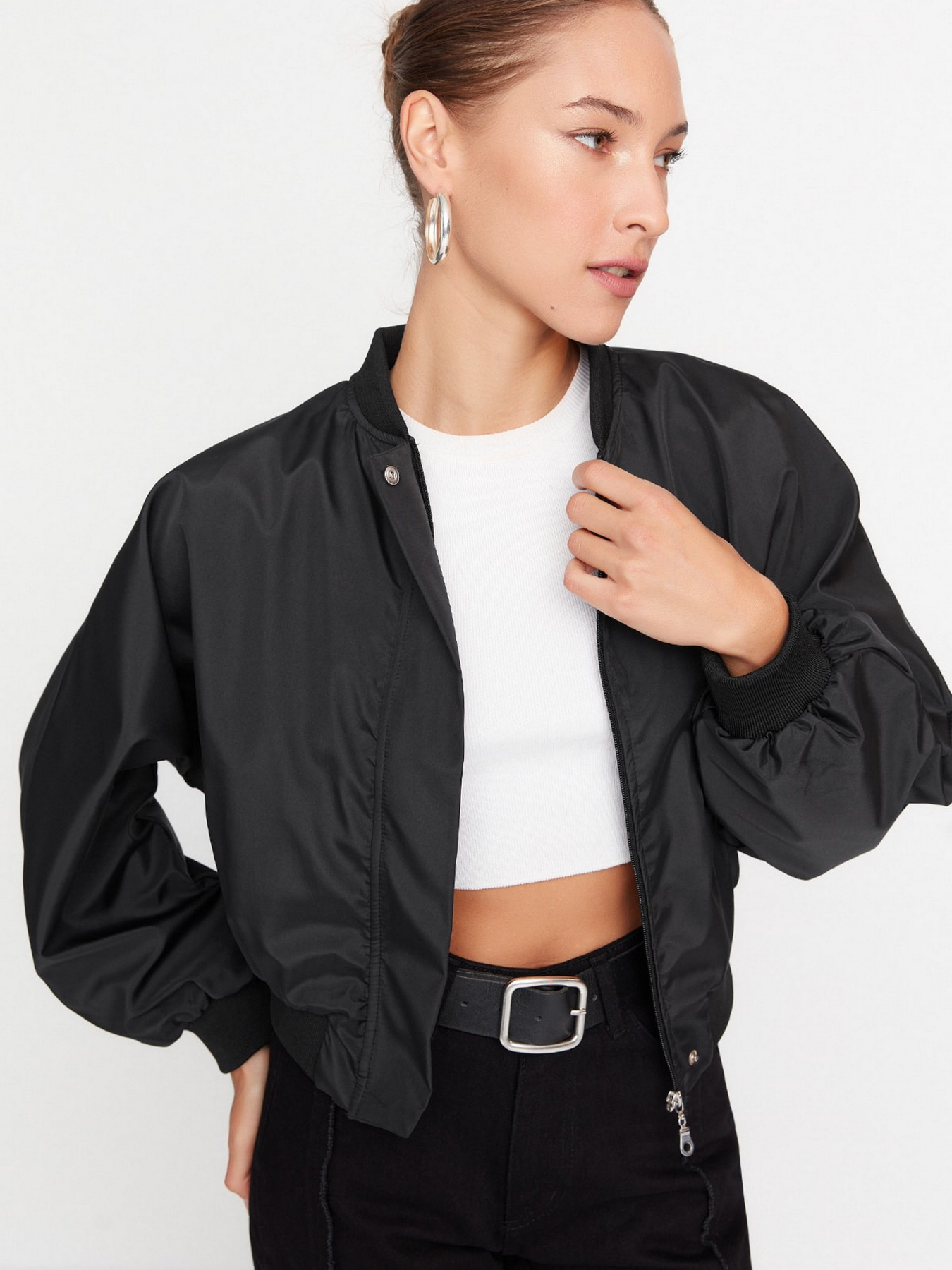 Бомбер Trendyol модель TWOSS22MO0099/Siyah Фото