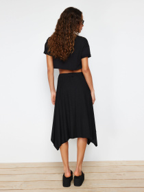 Юбка миди Trendyol модель TWOAW20ET0440/Siyah Фото