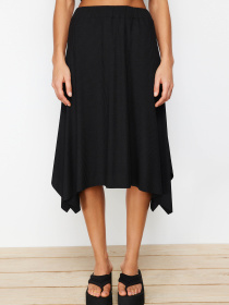 Спідниця міді Trendyol модель TWOAW20ET0440/Siyah Фото