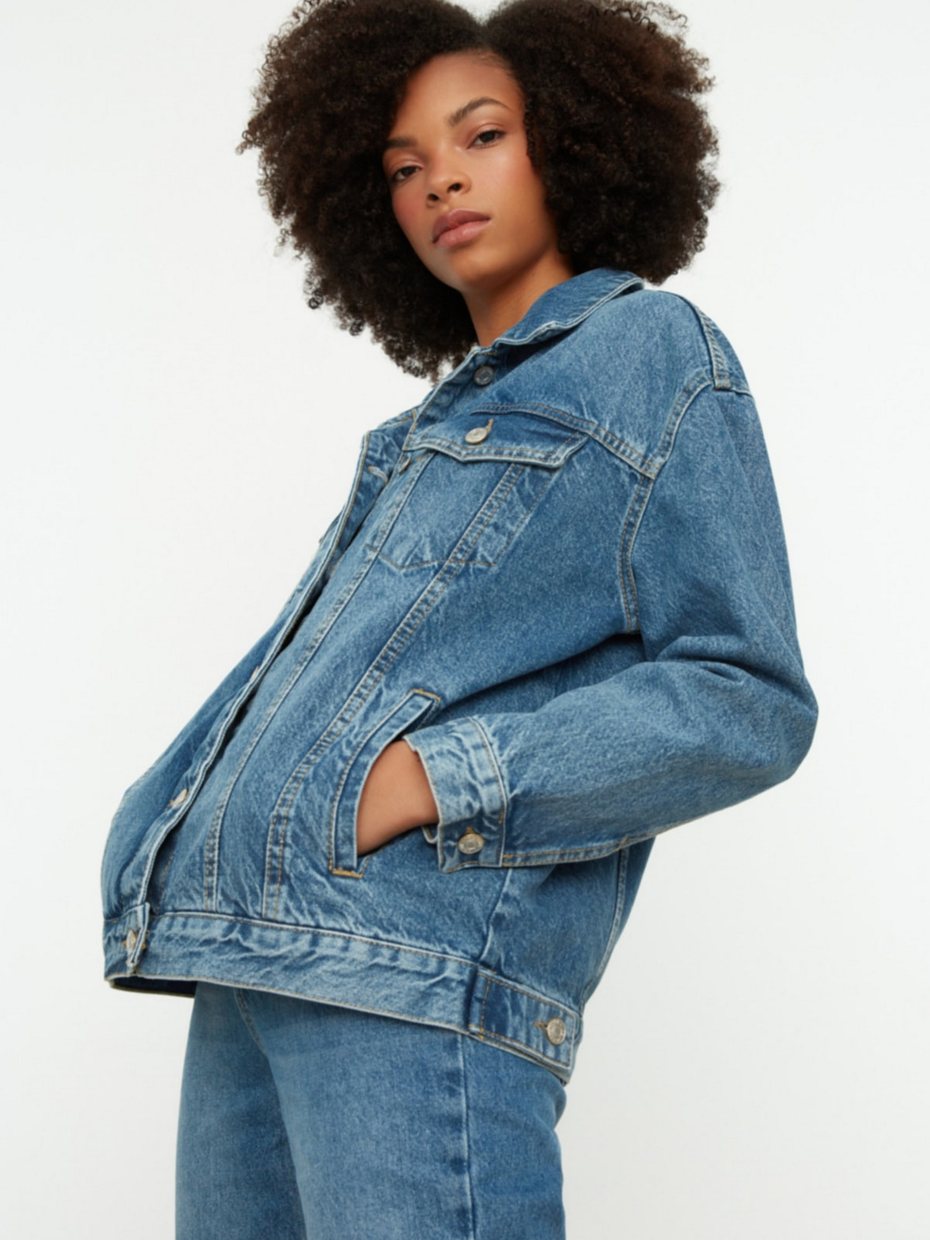 Джинсовая куртка Trendyol модель TWOAW22CE0364/Mavi Фото