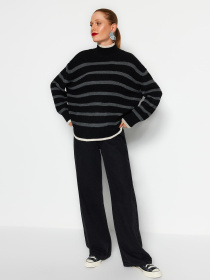 Светр Trendyol модель TWOAW23KZ01446/Siyah Светр Trendyol модель TWOAW23KZ01446/Siyah Фото