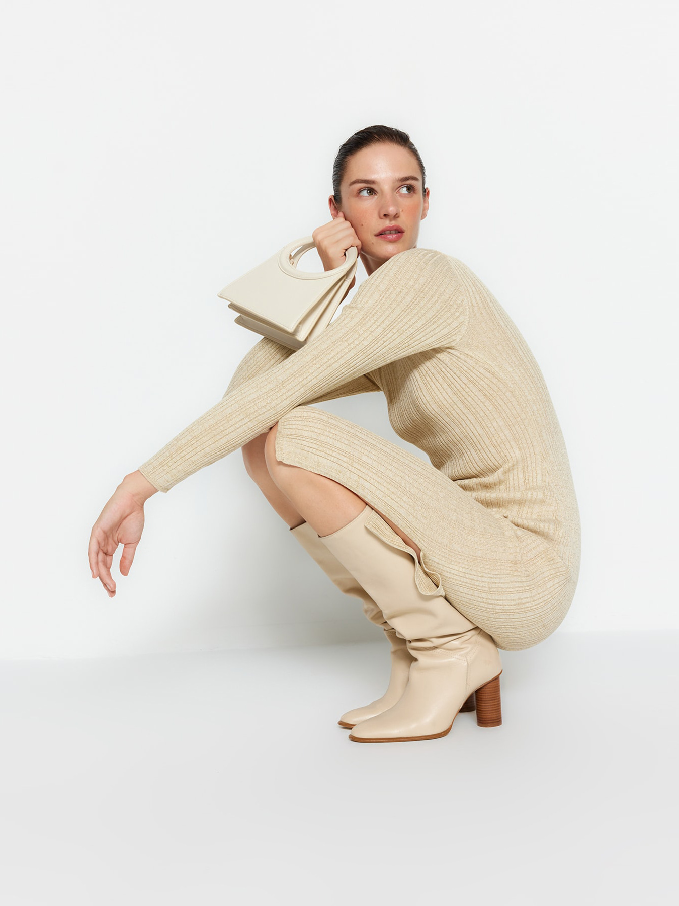 Платье миди Trendyol модель TWOAW24EL00047/Bej Фото