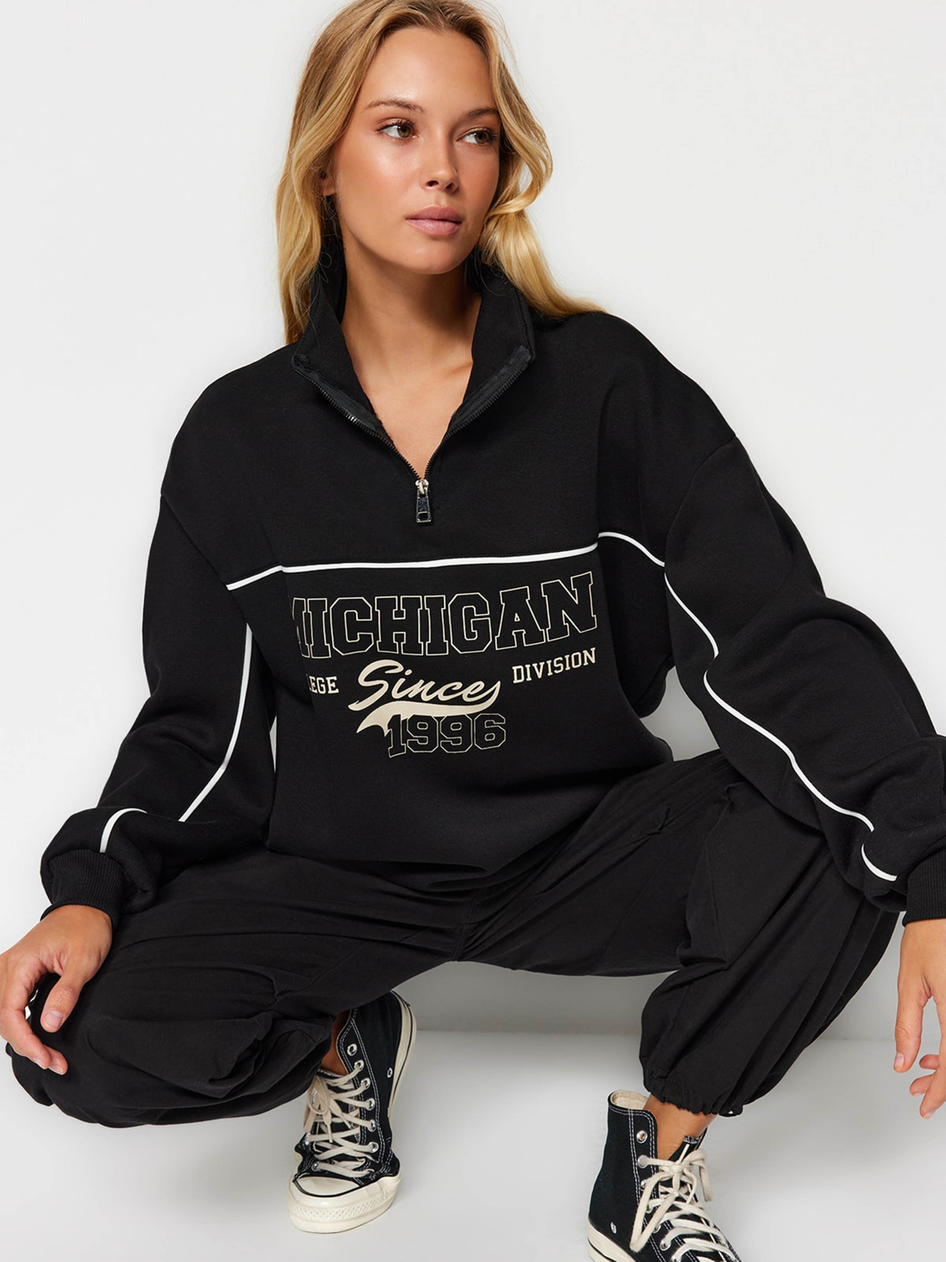 Кофта Trendyol модель TWOAW24SW00184/Siyah Фото