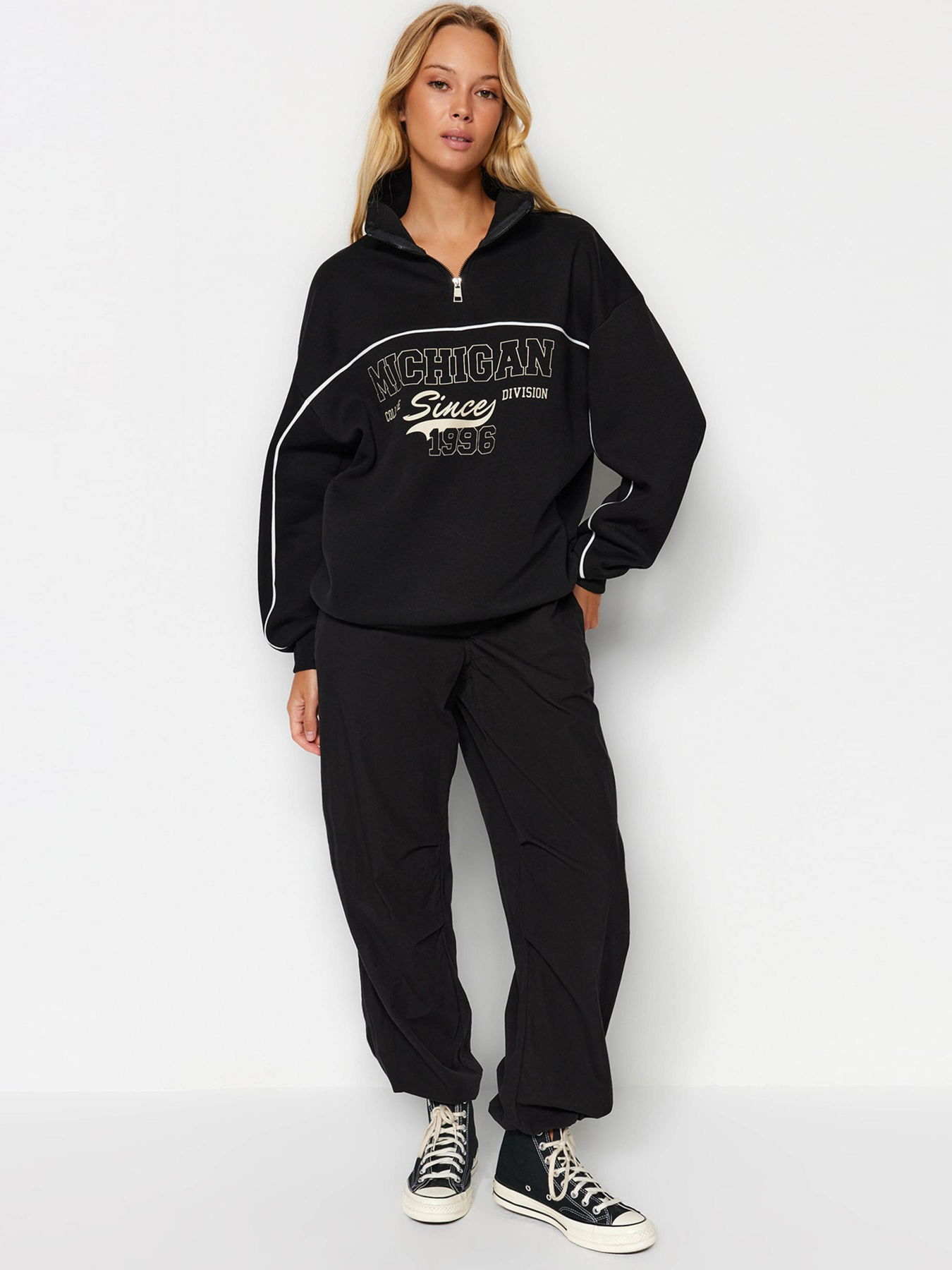 Кофта Trendyol модель TWOAW24SW00184/Siyah Фото