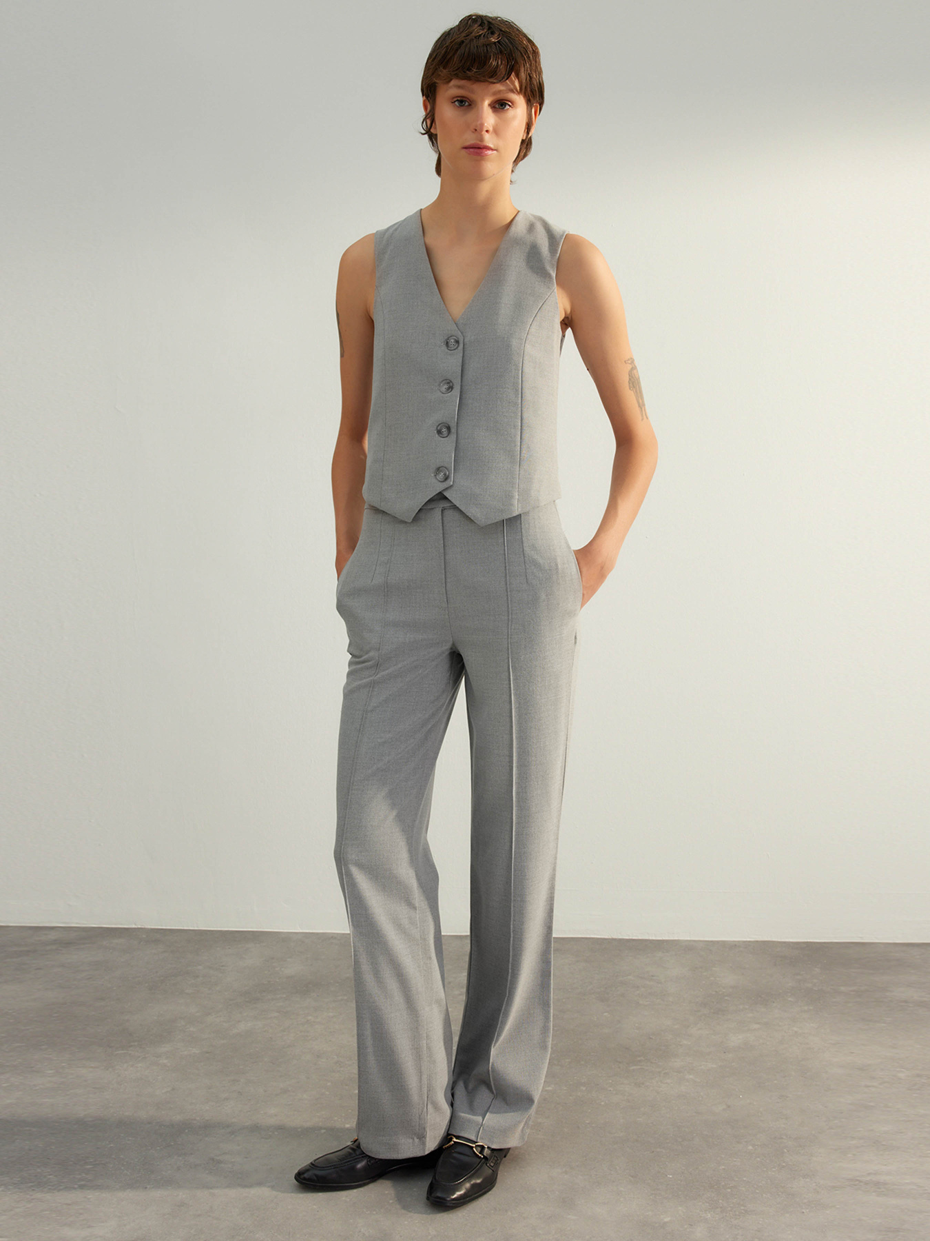 Жилет классический Trendyol модель TWOAW24YE00061/Gri Фото