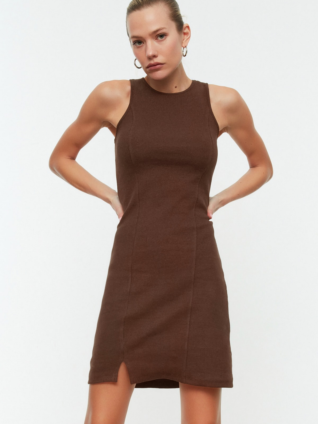 Платье мини Trendyol модель TWOSS21EL1487/Kahverengi Фото