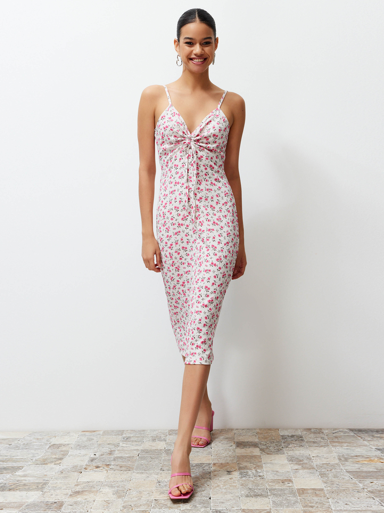 Платье миди Trendyol модель TWOSS23EL01454/Ekru Фото