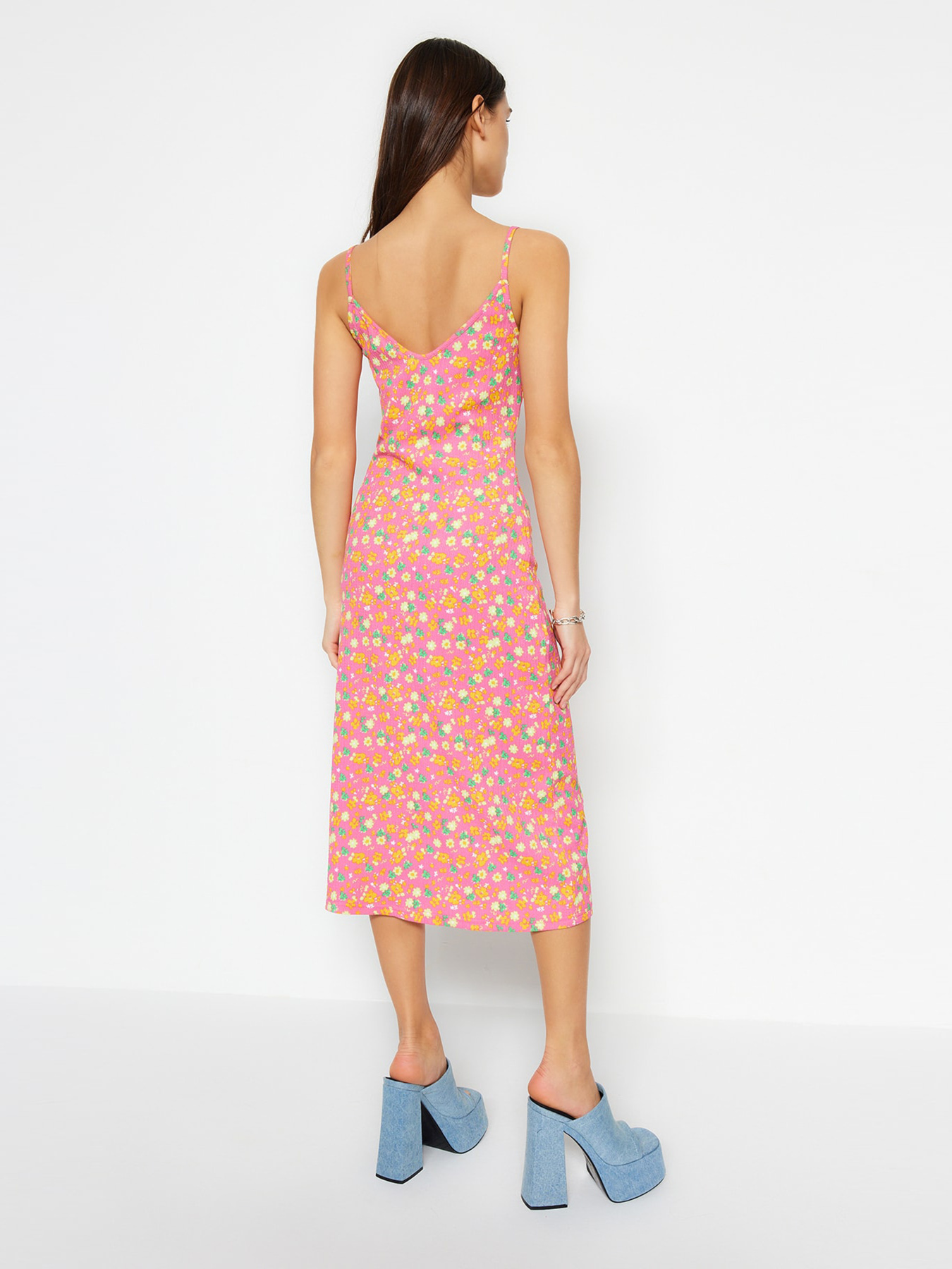 Платье миди Trendyol модель TWOSS23EL01454/Pembe Фото