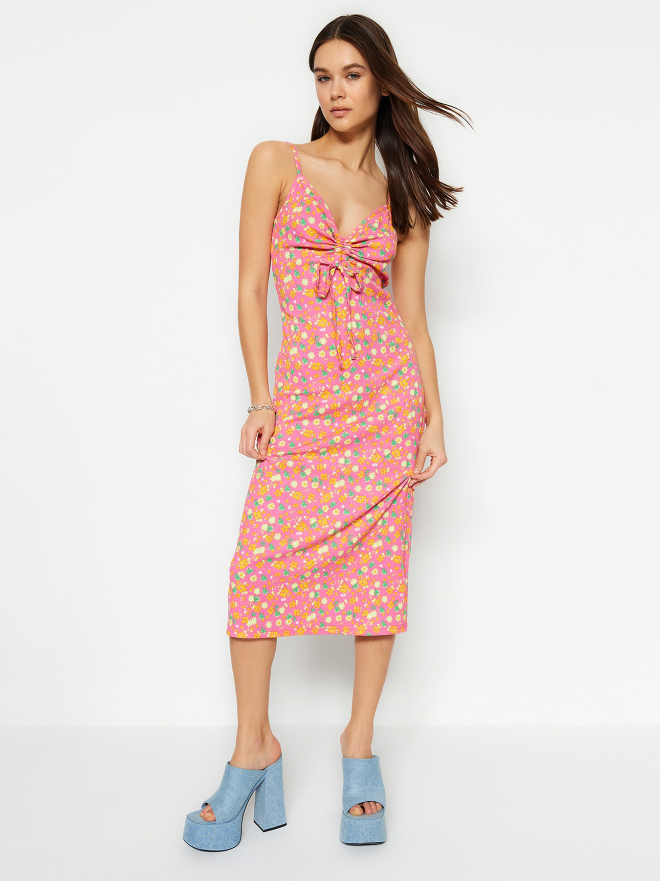 Платье миди Trendyol модель TWOSS23EL01454/Pembe Фото