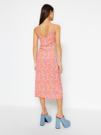 Платье миди Trendyol модель TWOSS23EL01454/Pembe Фото