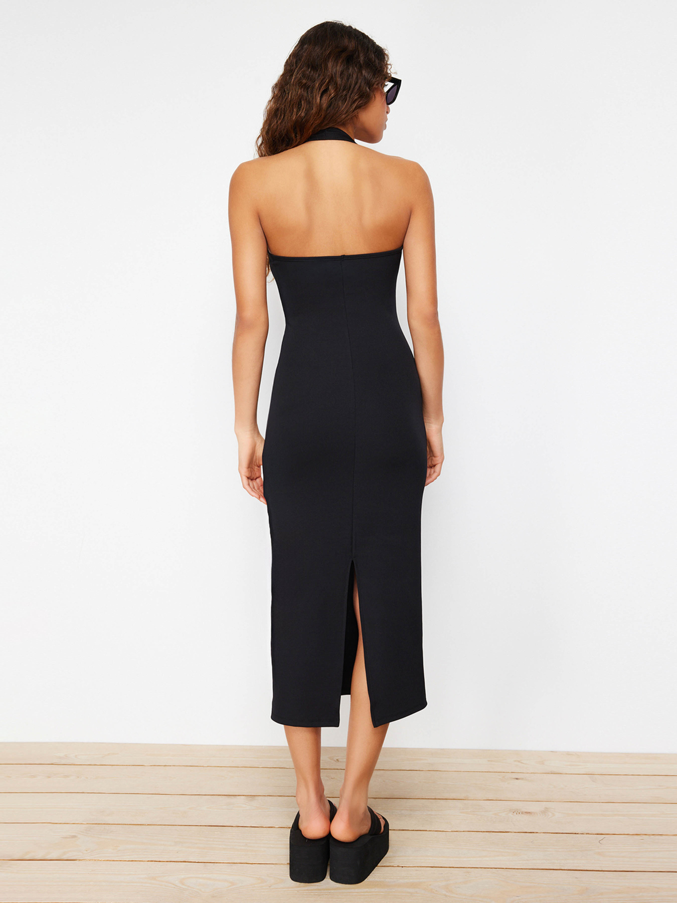 Платье миди Trendyol модель TWOSS24EL00590/Siyah Фото