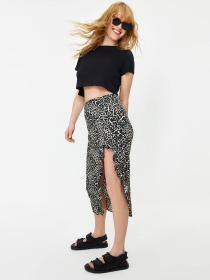 Спідниця міді Trendyol модель TWOSS24ET00031/Siyah Спідниця міді Trendyol модель TWOSS24ET00031/Siyah Фото