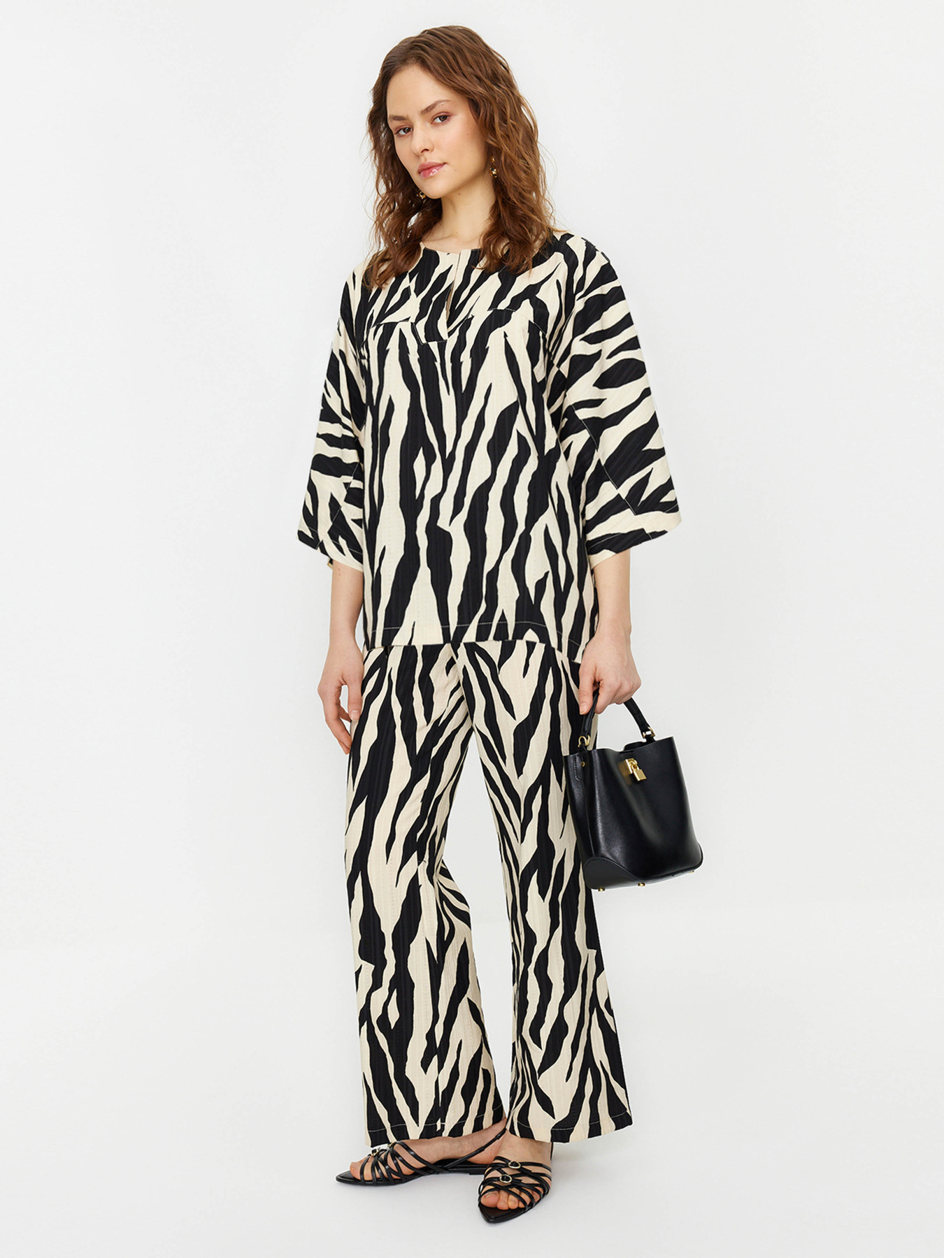 Костюм Trendyol модель TCTSS24US00020/Koyu Bej Фото