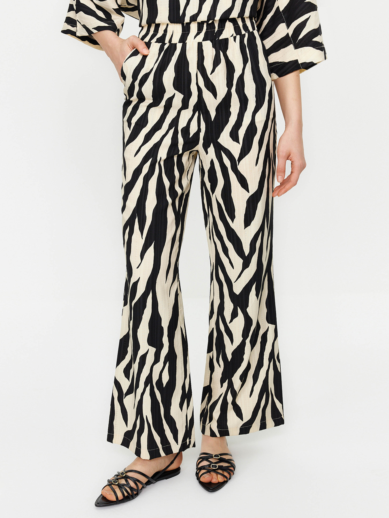 Повседневный костюм Trendyol модель TCTSS24US00020/Koyu Bej Фото