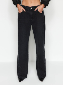 Расклешенные джинсы Trendyol модель TWOAW24JE00260/Siyah Фото