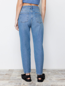 Джинси мом Trendyol модель TWOSS24JE00040/Mavi Фото