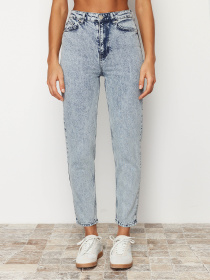 Джинсы мом Trendyol модель TWOSS24JE00081/Mavi Фото