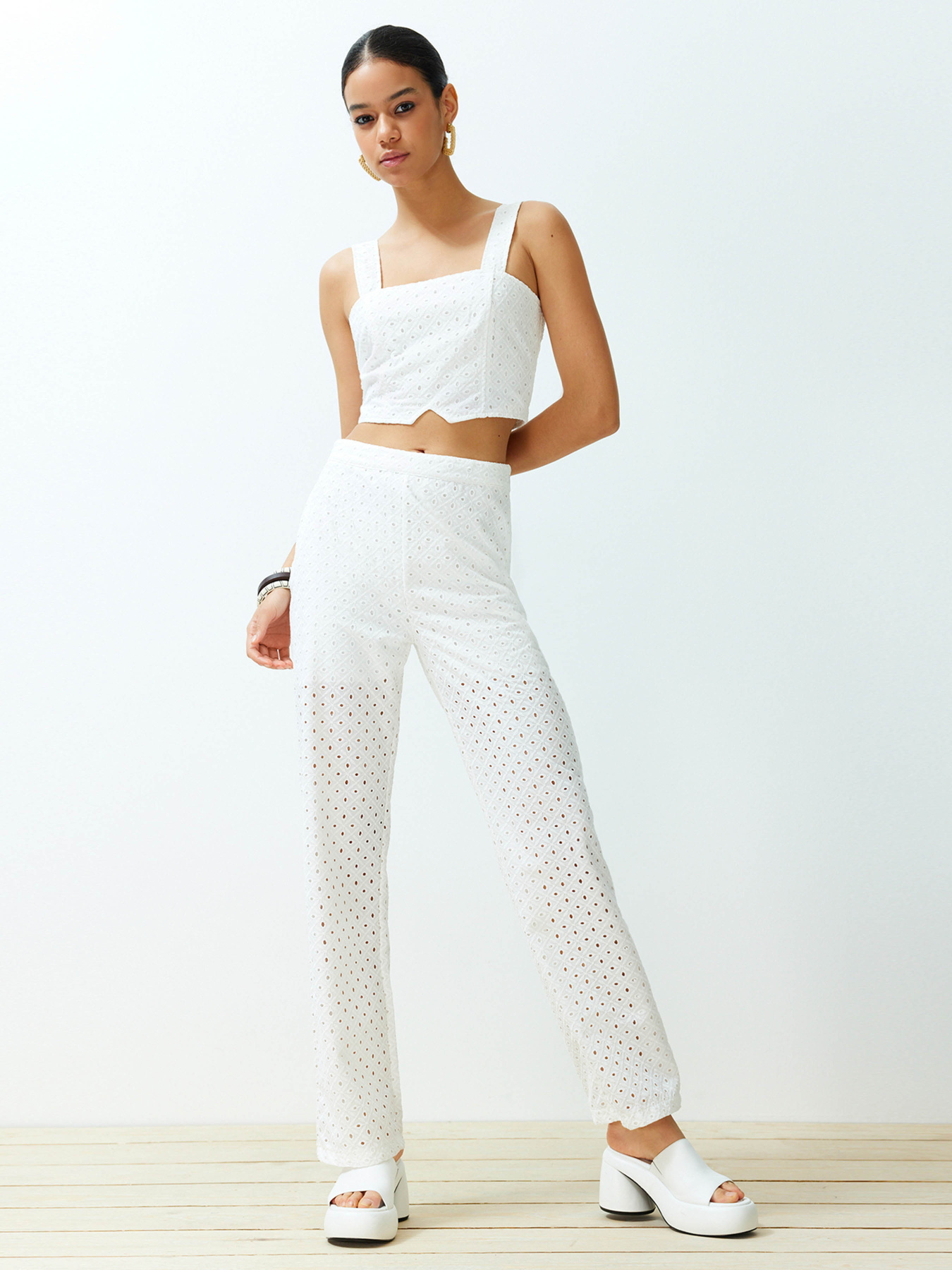 Брюки повседневные Trendyol модель TWOSS24PL00090/Ekru Фото