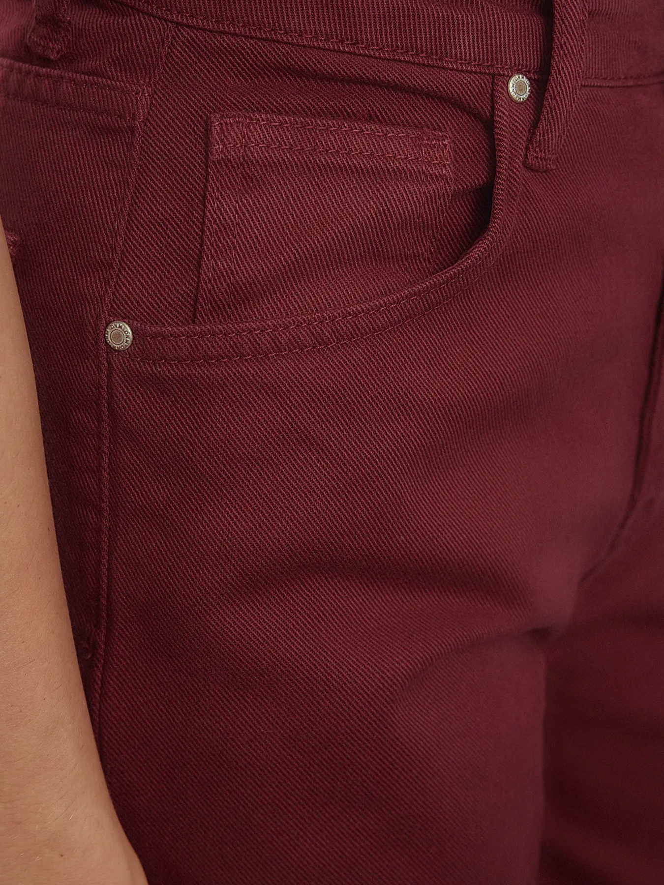 Прямые джинсы Trendyol модель TWOSS23JE00068/Bordo Фото