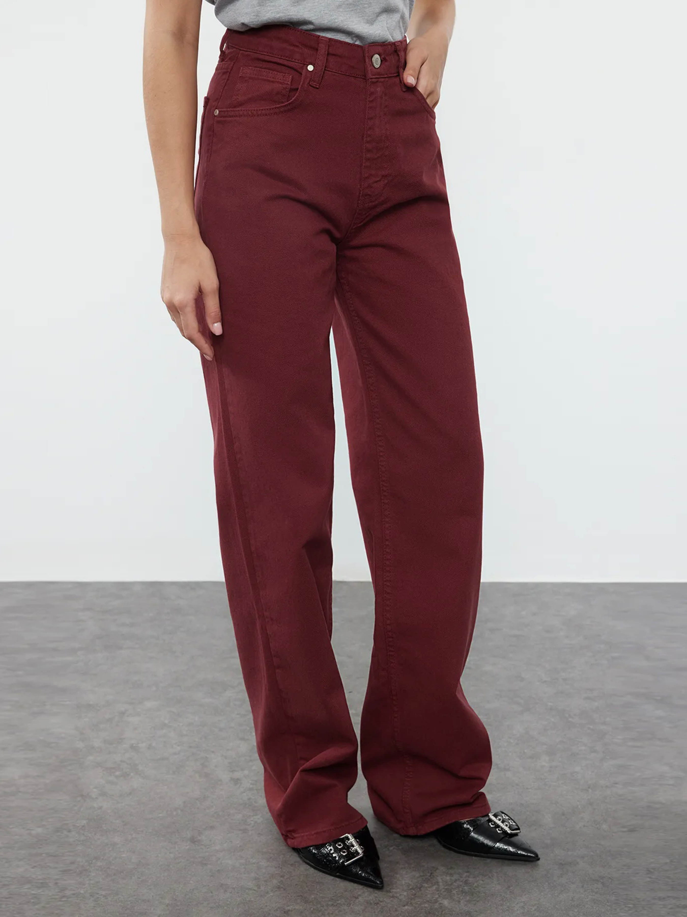 Прямые джинсы Trendyol модель TWOSS23JE00068/Bordo Фото