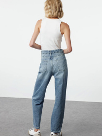 Джинсы мом Trendyol модель TWOAW25JE00131/Mavi Фото