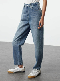 Джинси мом Trendyol модель TWOAW25JE00131/Mavi Фото