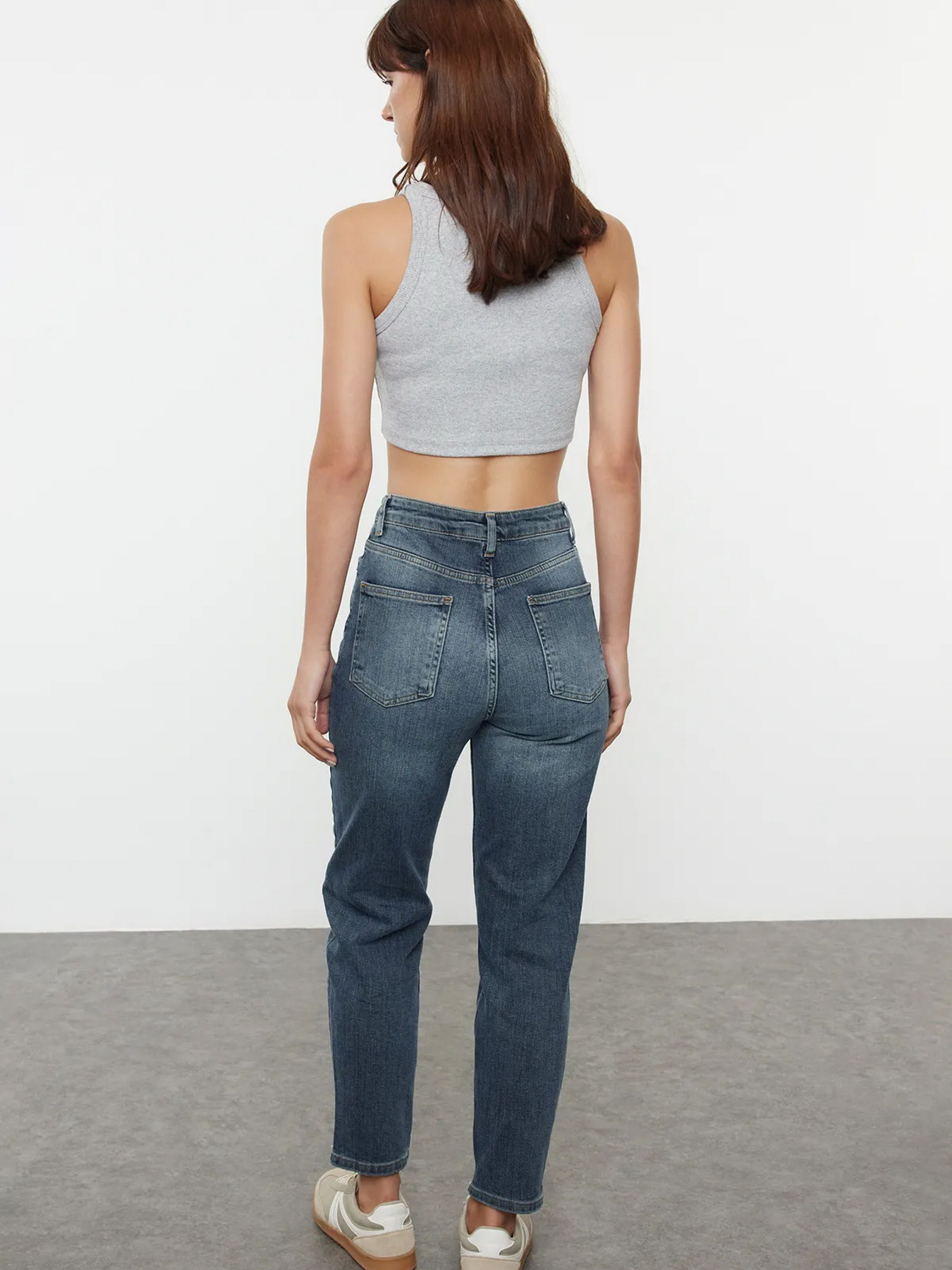 Джинсы мом Trendyol модель TWOAW25JE00134/Mavi Фото