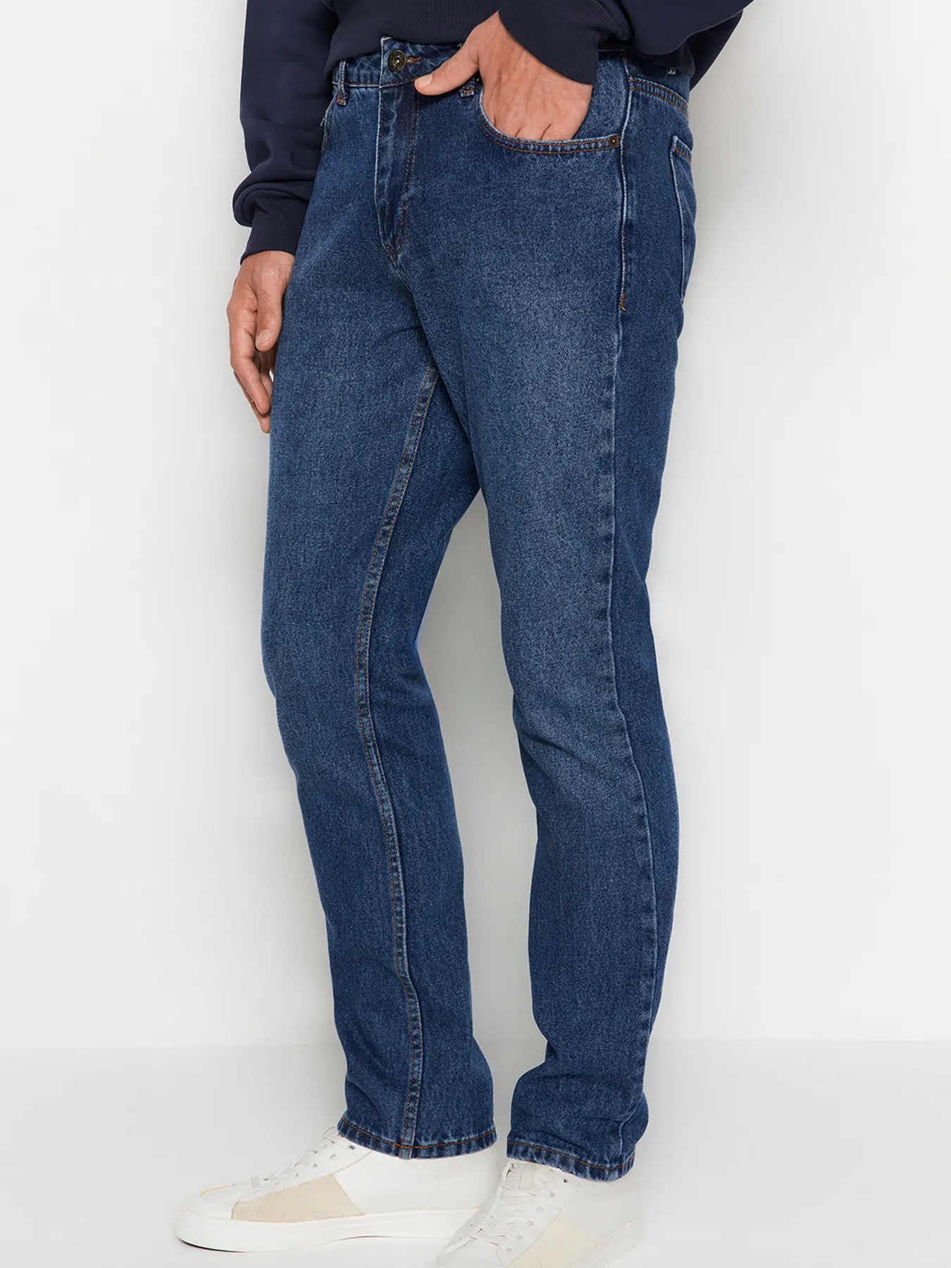 Джинсы мом Trendyol модель TMNAW24JE00024/Orta Mavi-5002 Фото