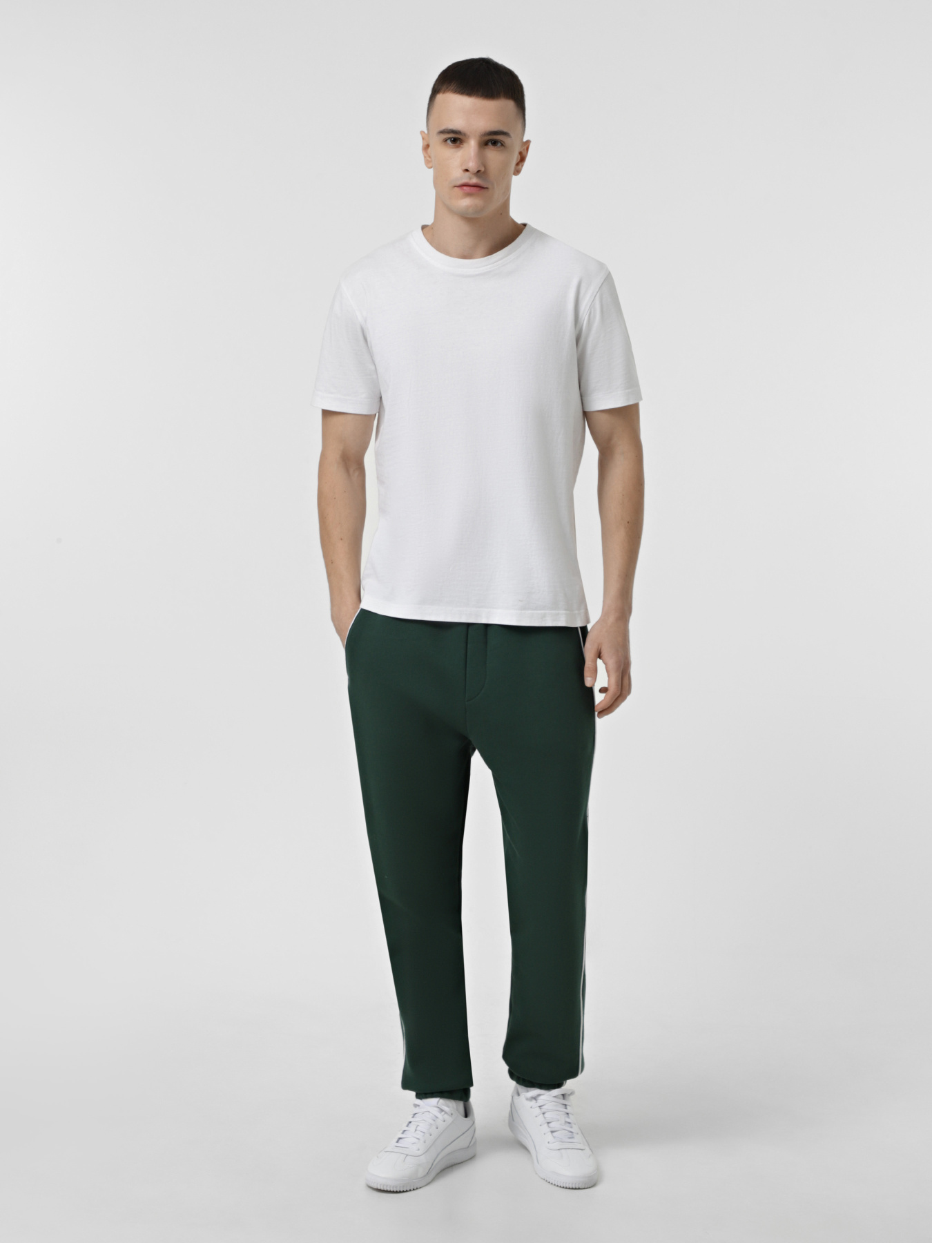 Джогери Trendyol модель TMNAW25EA00001/Zumrut Yesili Фото