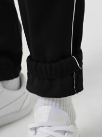 Джоггеры Trendyol модель TMNAW25EA00001/Siyah Джоггеры Trendyol модель TMNAW25EA00001/Siyah Фото