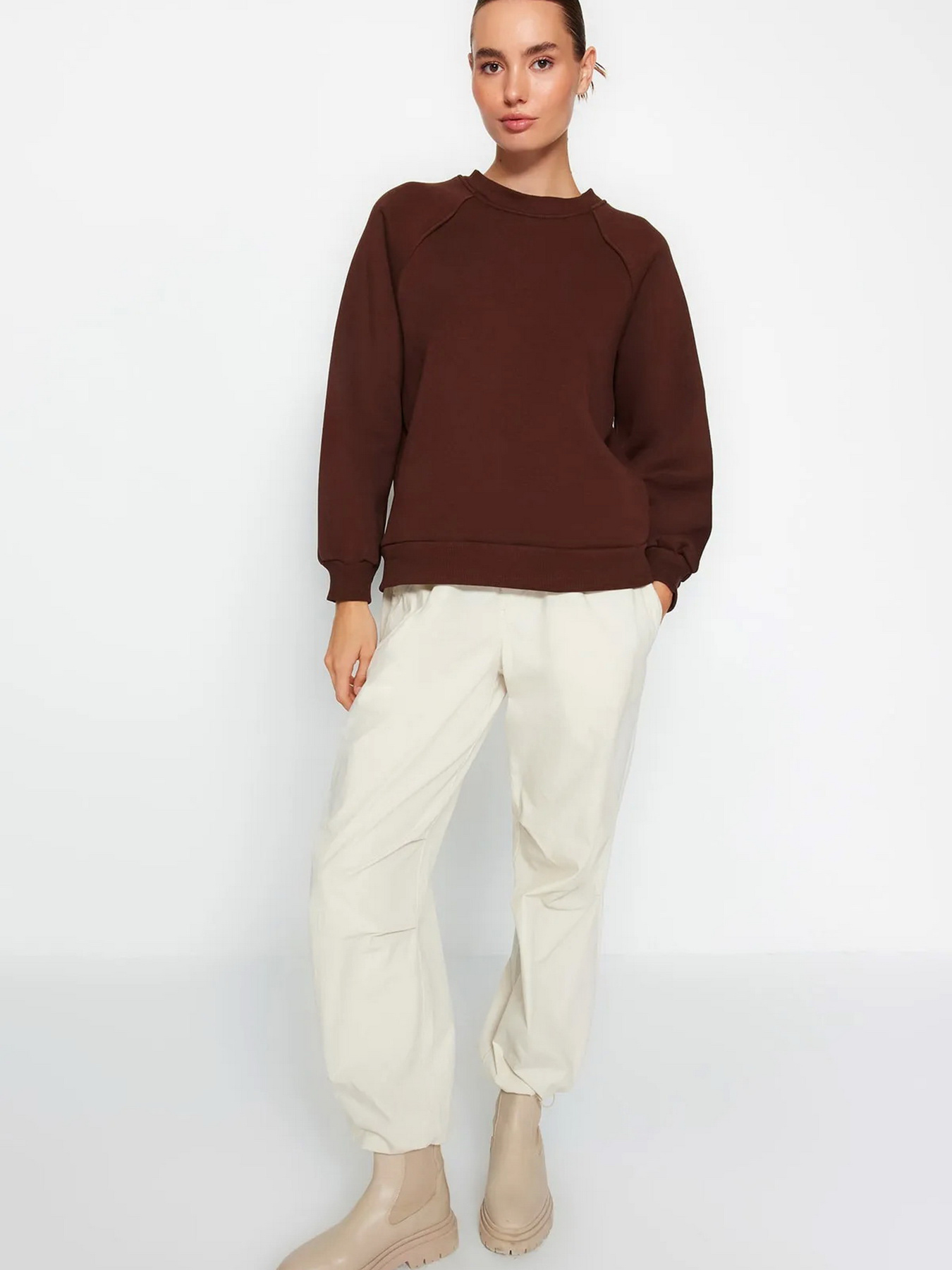 Свитшот Trendyol модель TWOAW24SW00104/Koyu Kahverengi Фото