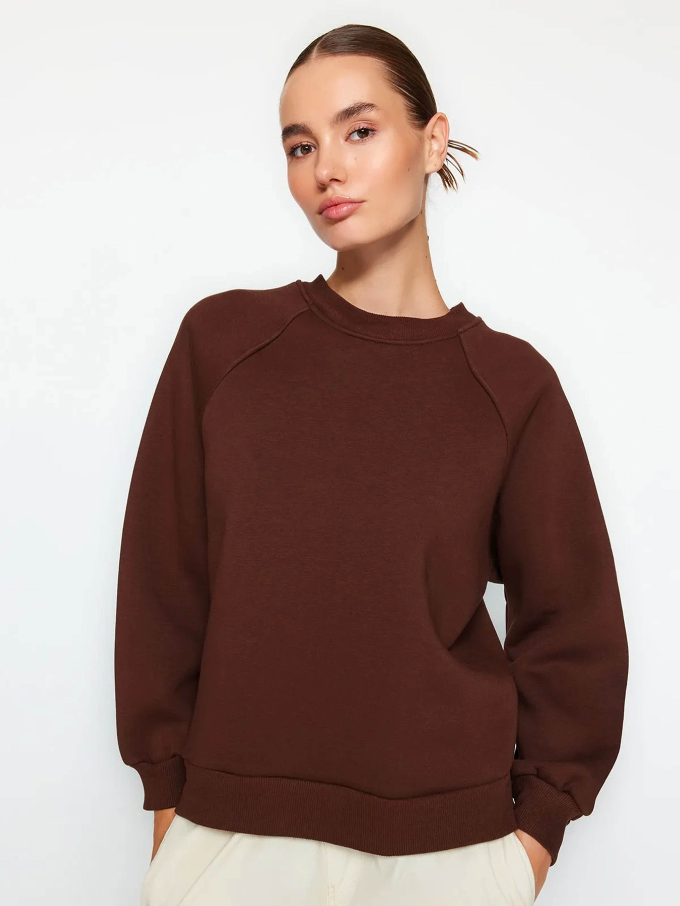 Свитшот Trendyol модель TWOAW24SW00104/Koyu Kahverengi Фото