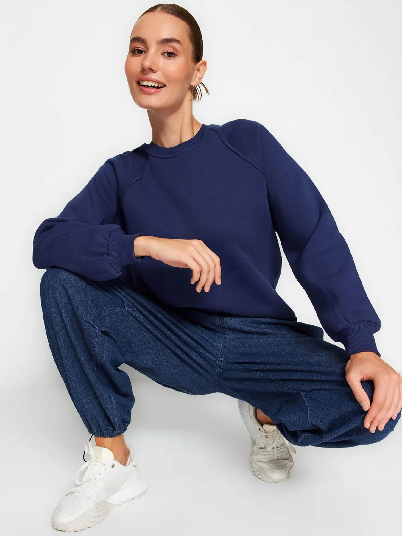 Свитшот Trendyol модель TWOAW24SW00104/Lacivert Фото