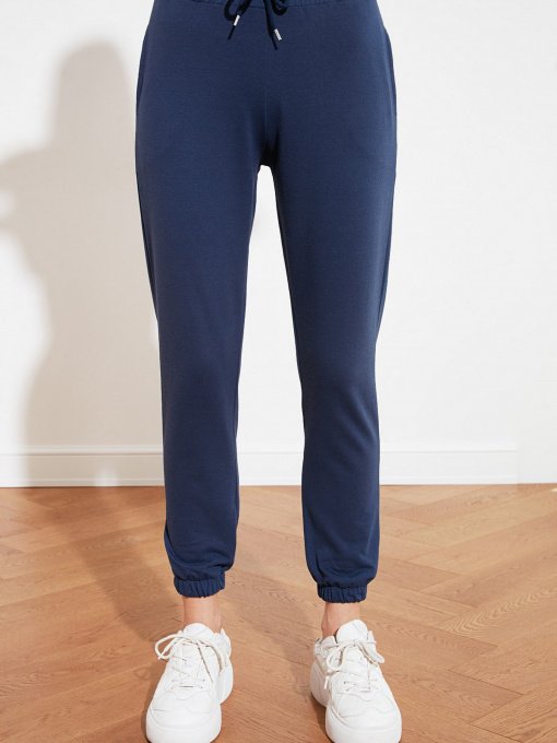 Штаны спортивные Trendyol модель TWOAW21EA0194/Lacivert Фото