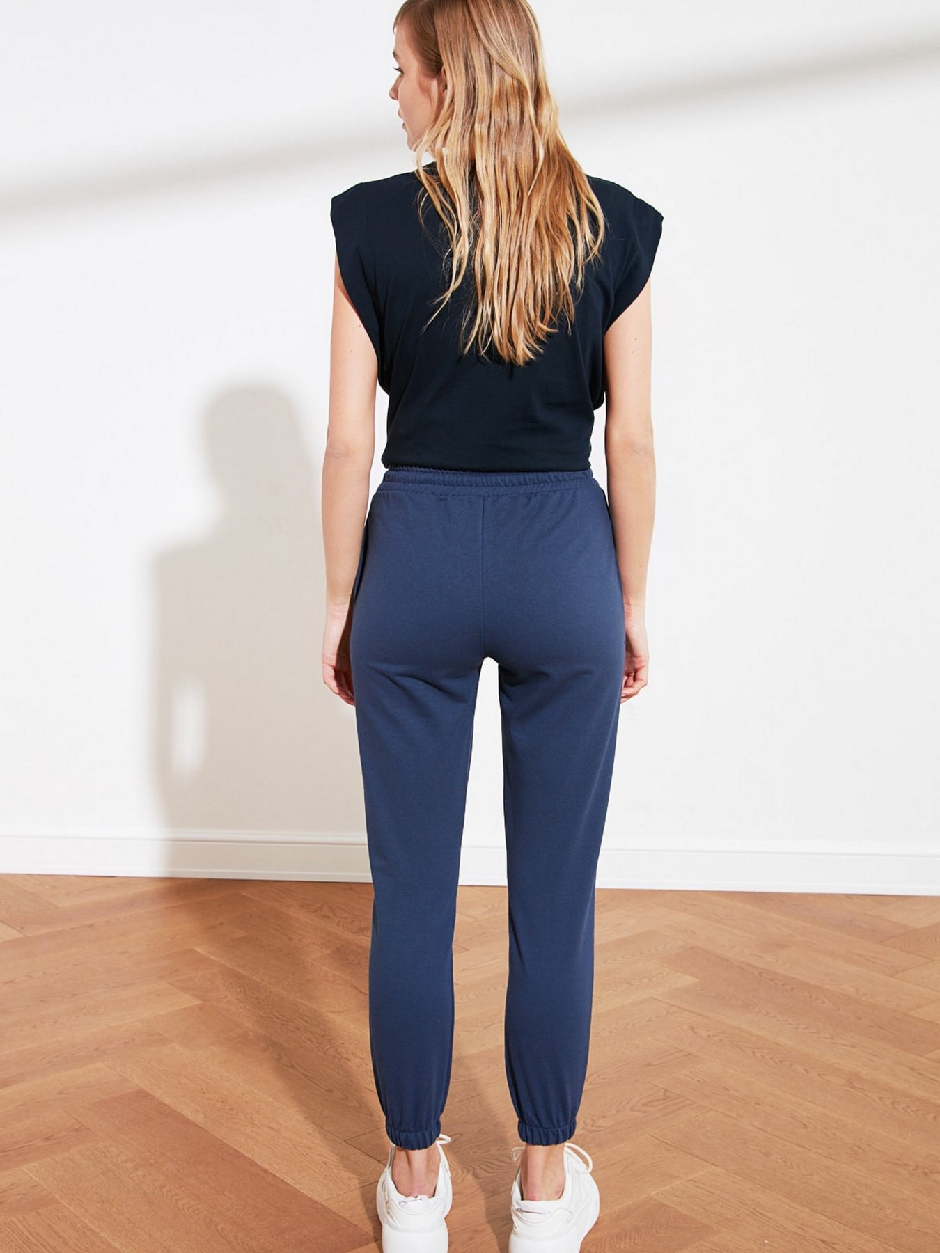 Штаны спортивные Trendyol модель TWOAW21EA0194/Lacivert Фото