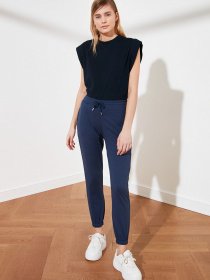 Штаны спортивные Trendyol модель TWOAW21EA0194/Lacivert Фото