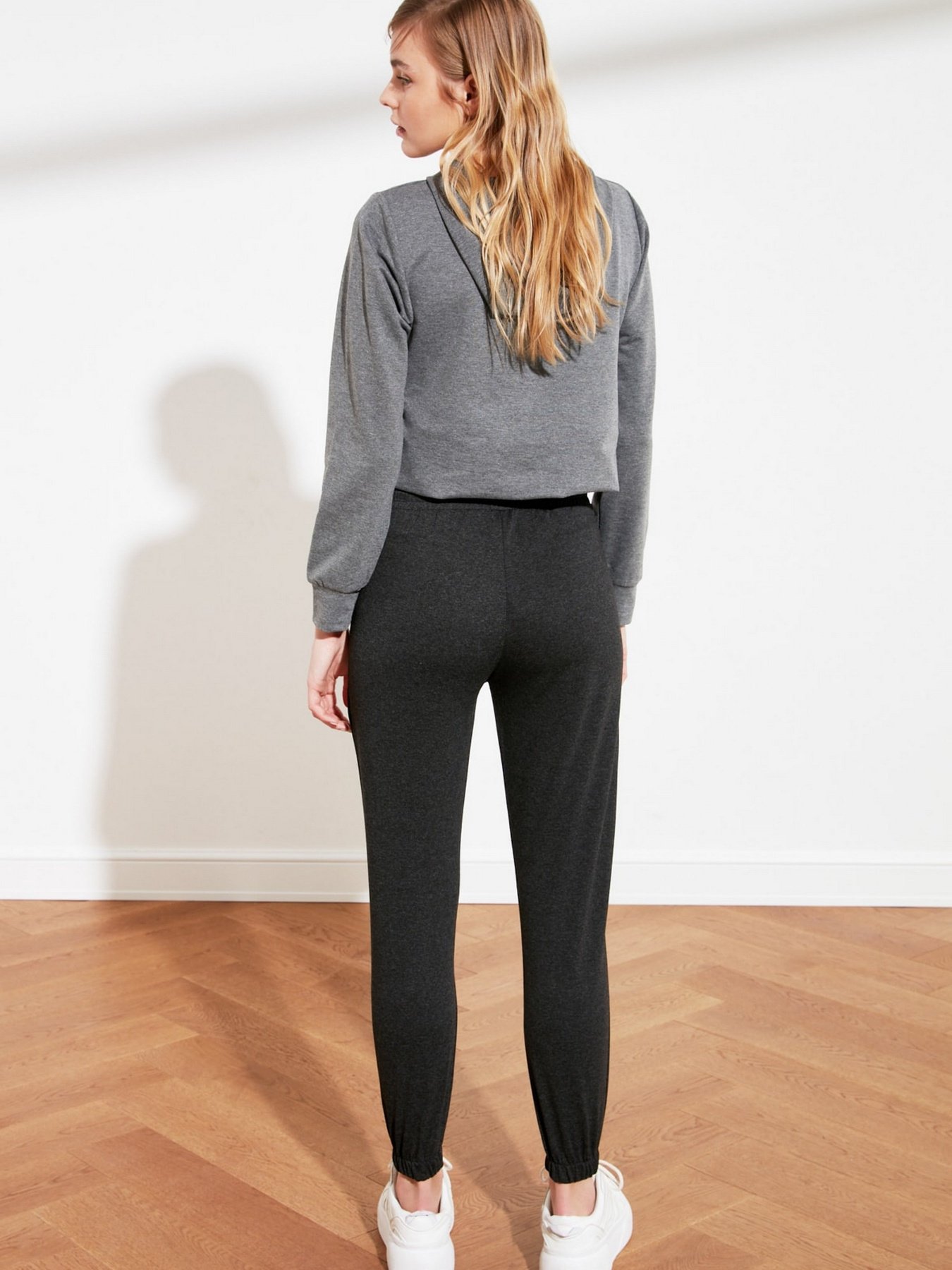 Штаны спортивные Trendyol модель TWOAW21EA0194/Antrasit Фото