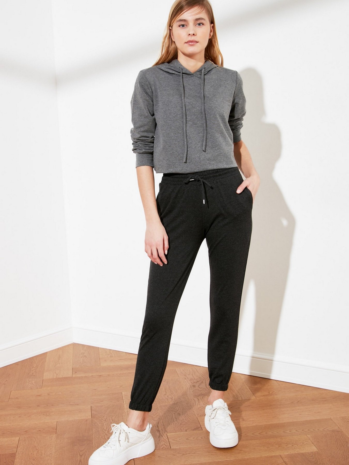 Штаны спортивные Trendyol модель TWOAW21EA0194/Antrasit Фото