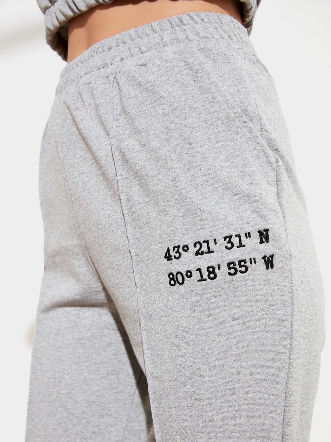 Спортивні штани Trendyol модель TWOSS21EA0013/Gri Фото