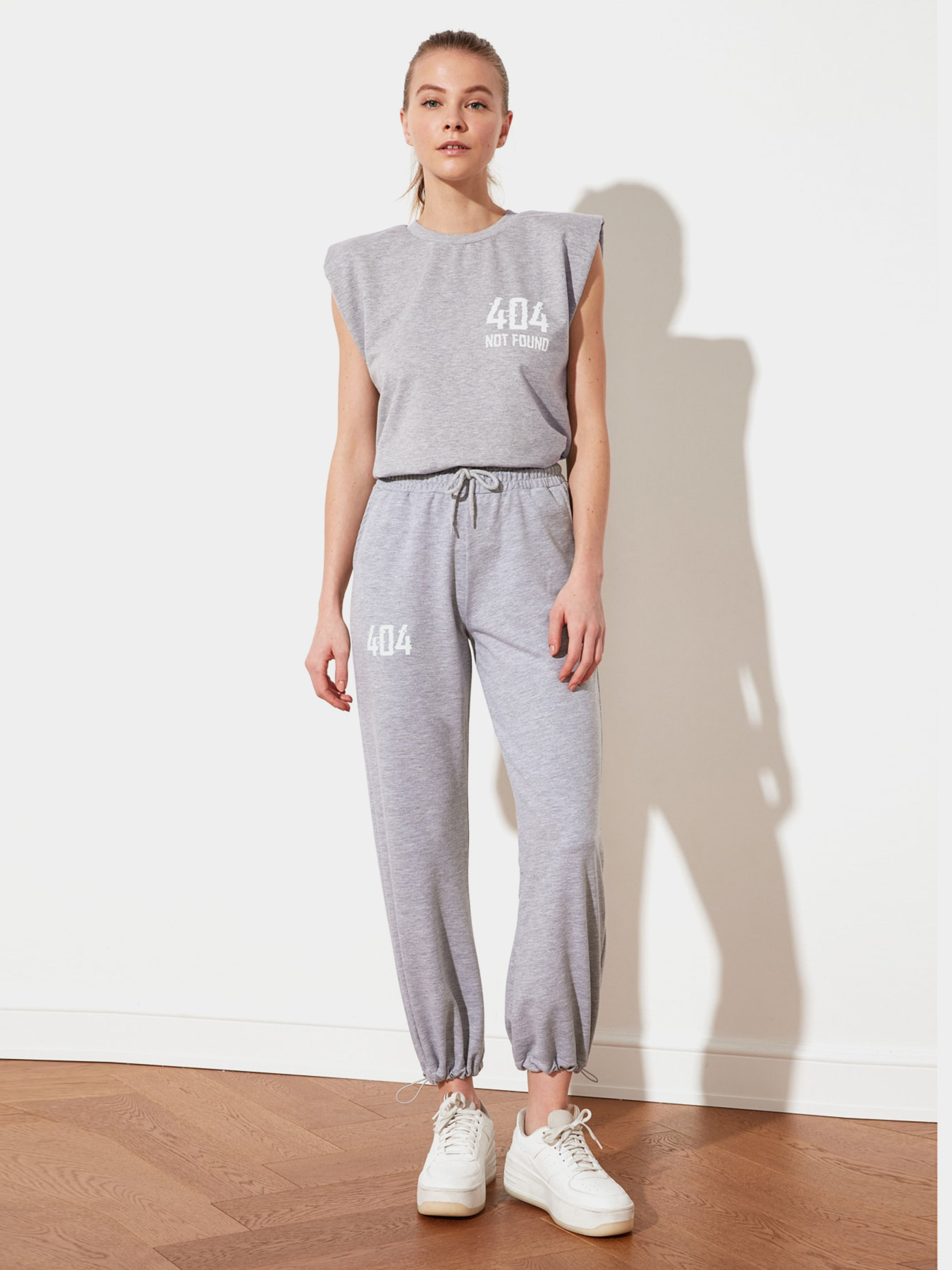 Штаны спортивные Trendyol модель TWOSS21EA0023/Gri Фото