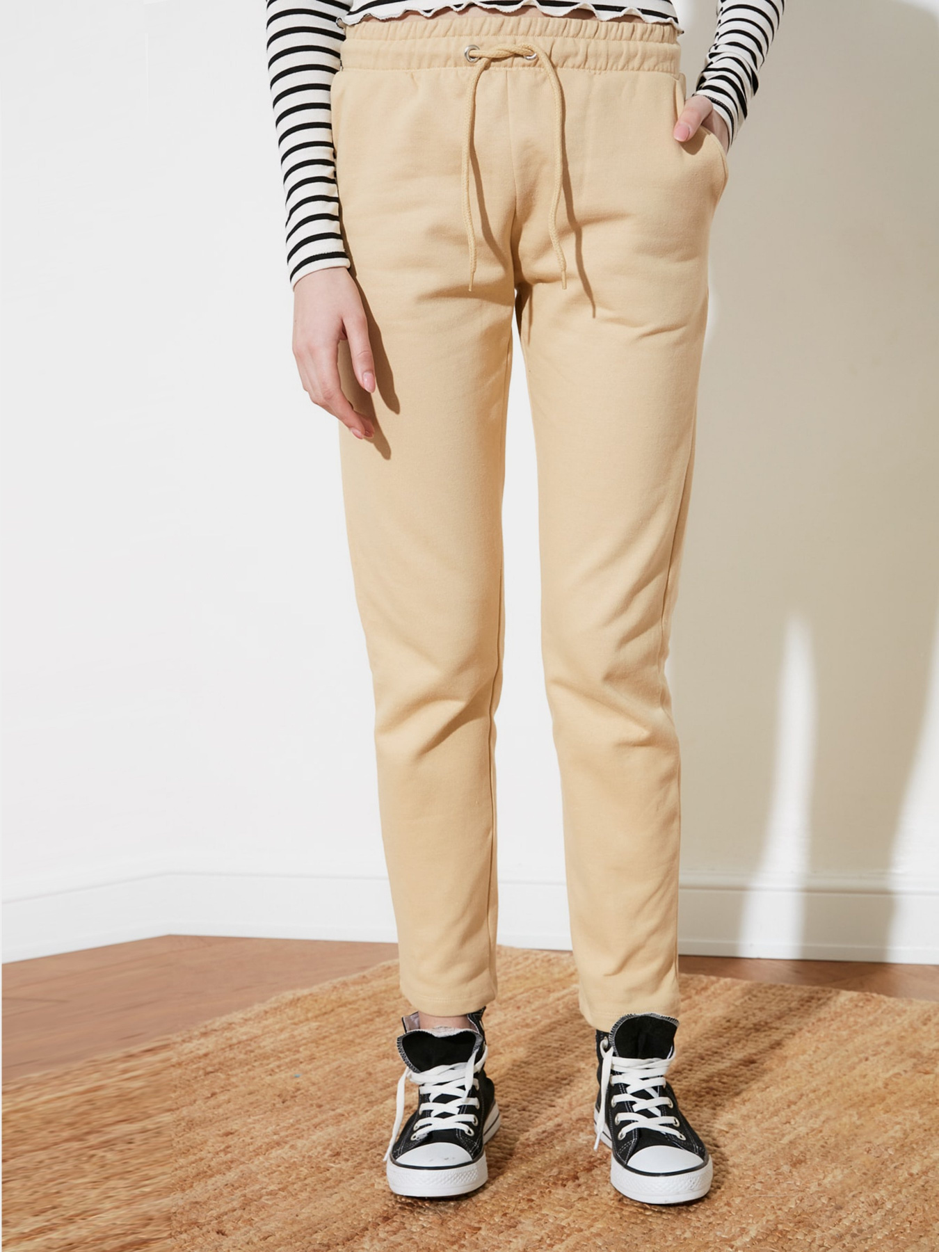 Штаны спортивные Trendyol модель TWOSS21EA0084/Bej Фото