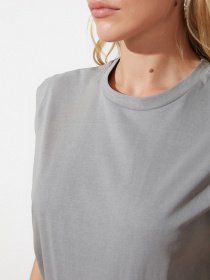 Футболки и поло Trendyol модель TWOSS20TS0021/Gri Футболки и поло Trendyol модель TWOSS20TS0021/Gri Фото