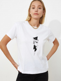 Футболки и поло Trendyol модель TWOSS19GS0144/Beyaz Футболки и поло Trendyol модель TWOSS19GS0144/Beyaz Фото