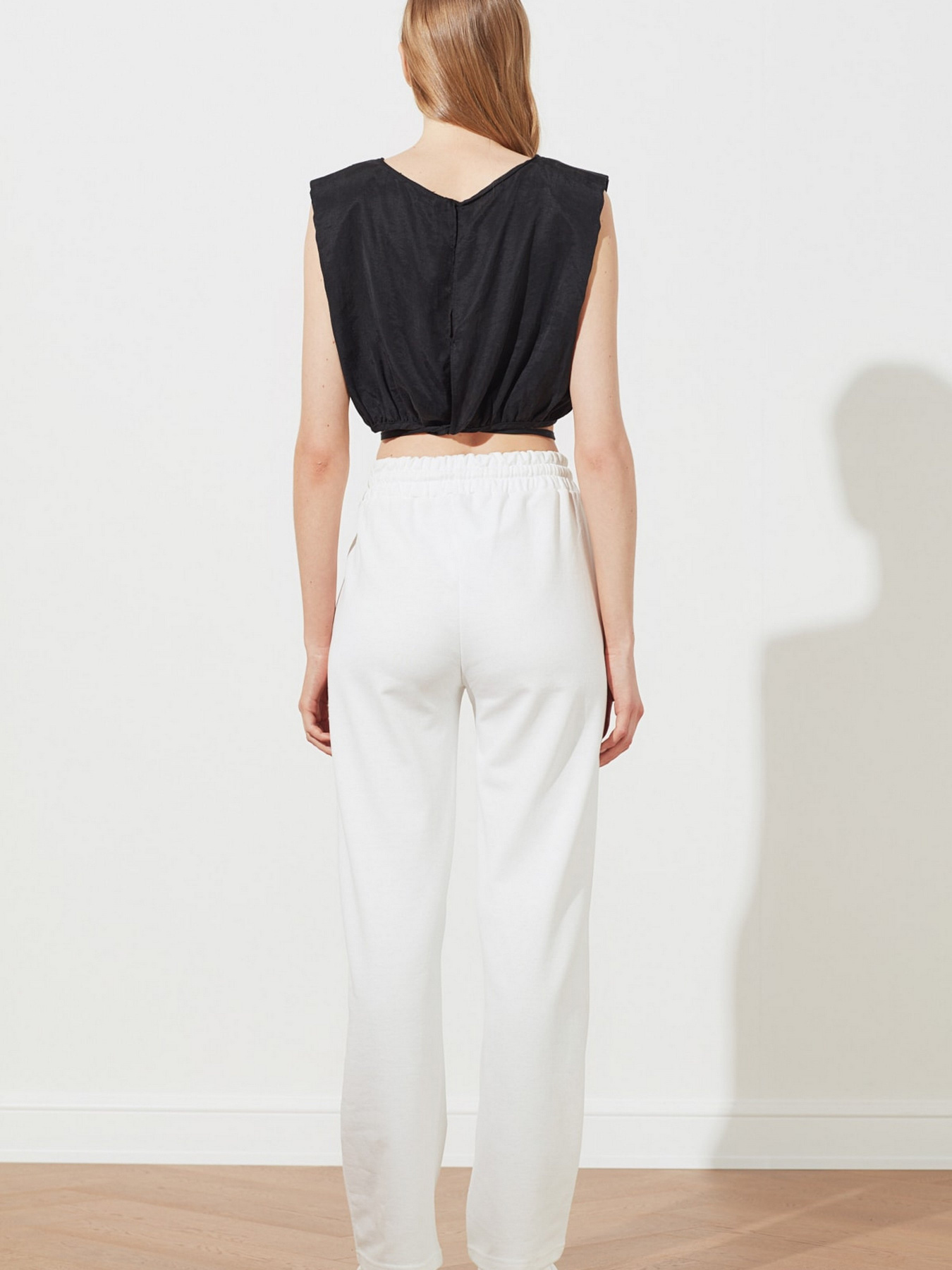 Штаны спортивные Trendyol модель TWOAW21EA0311/Ekru Фото