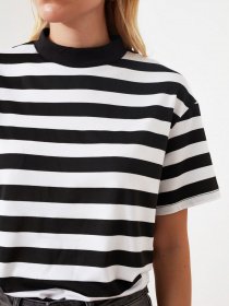 Футболки и поло Trendyol модель TWOSS21TS1204/Cok Renkli Фото