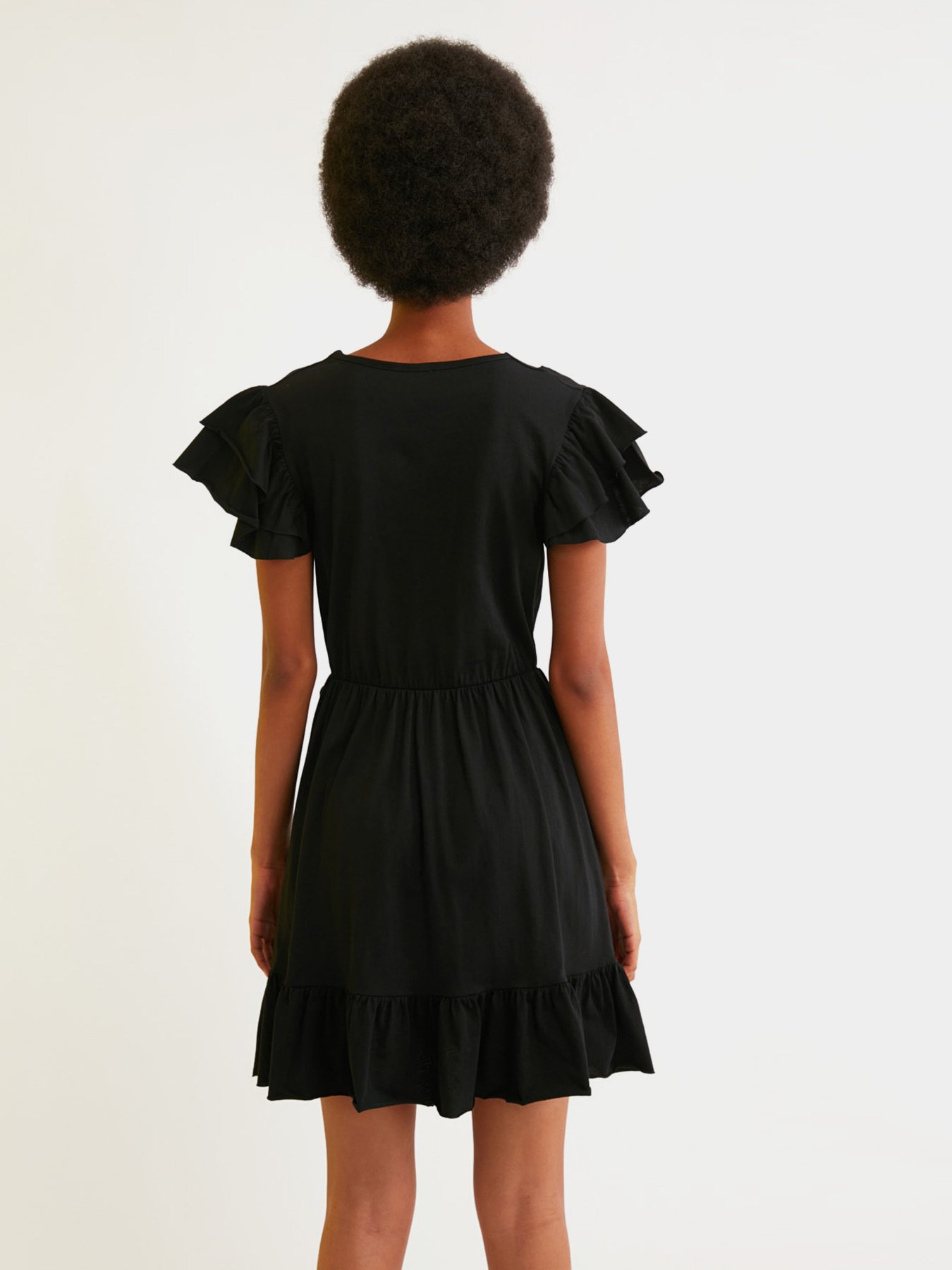 Платья Trendyol модель TWOSS21EL1738/Siyah Фото