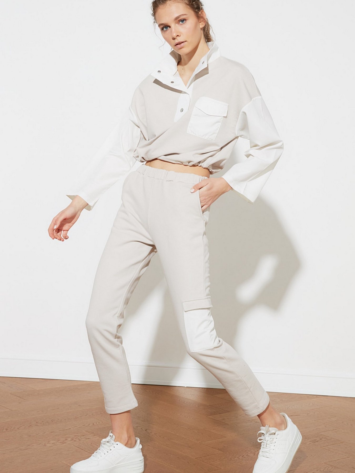 Штаны спортивные Trendyol модель TWOSS21EA0091/Bej Фото