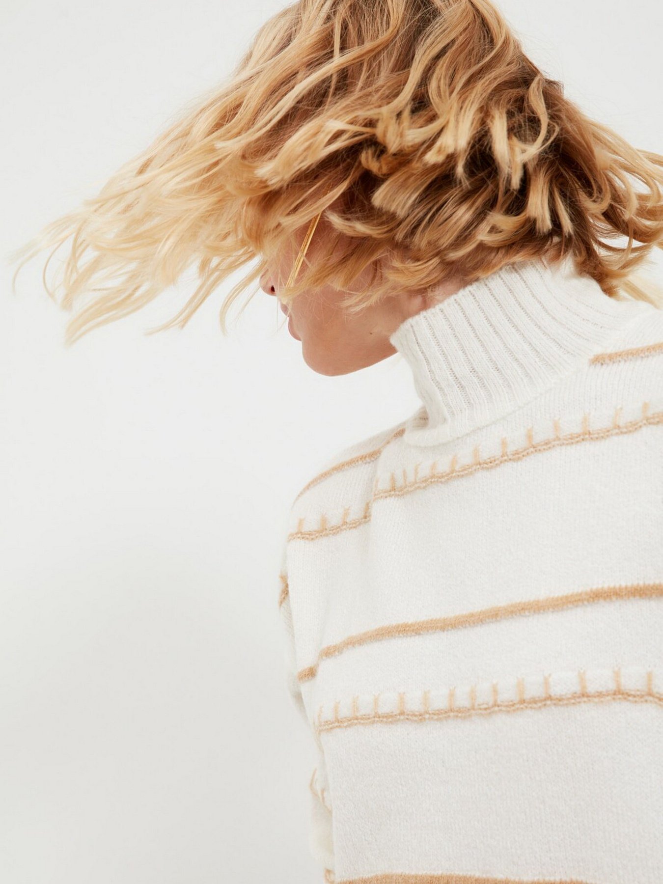 Джемпер Trendyol модель TWOAW20FV0075/Ekru Джемпер Trendyol модель TWOAW20FV0075/Ekru Фото