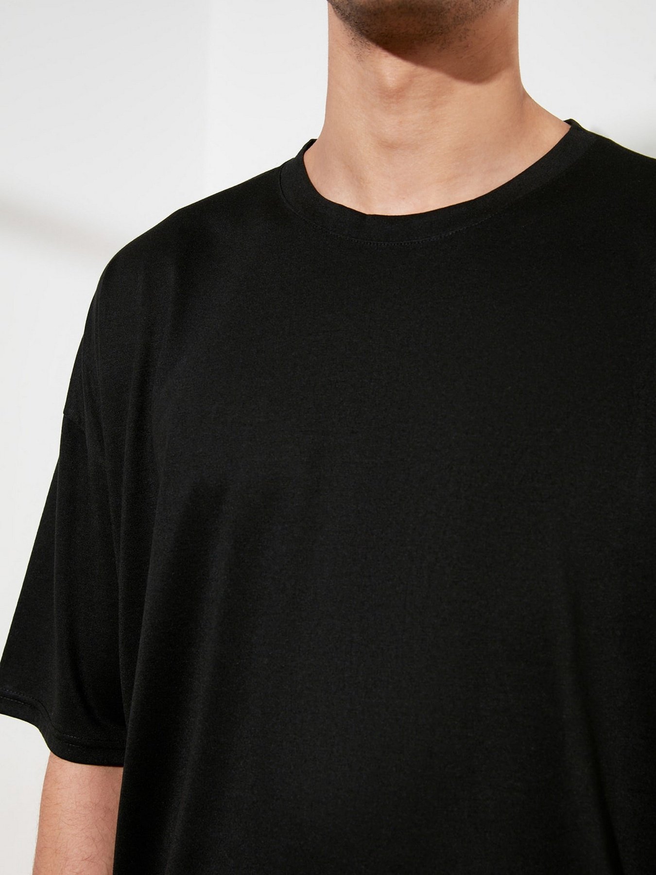 Футболки і поло Trendyol модель TMNSS21TS0811/Siyah Фото